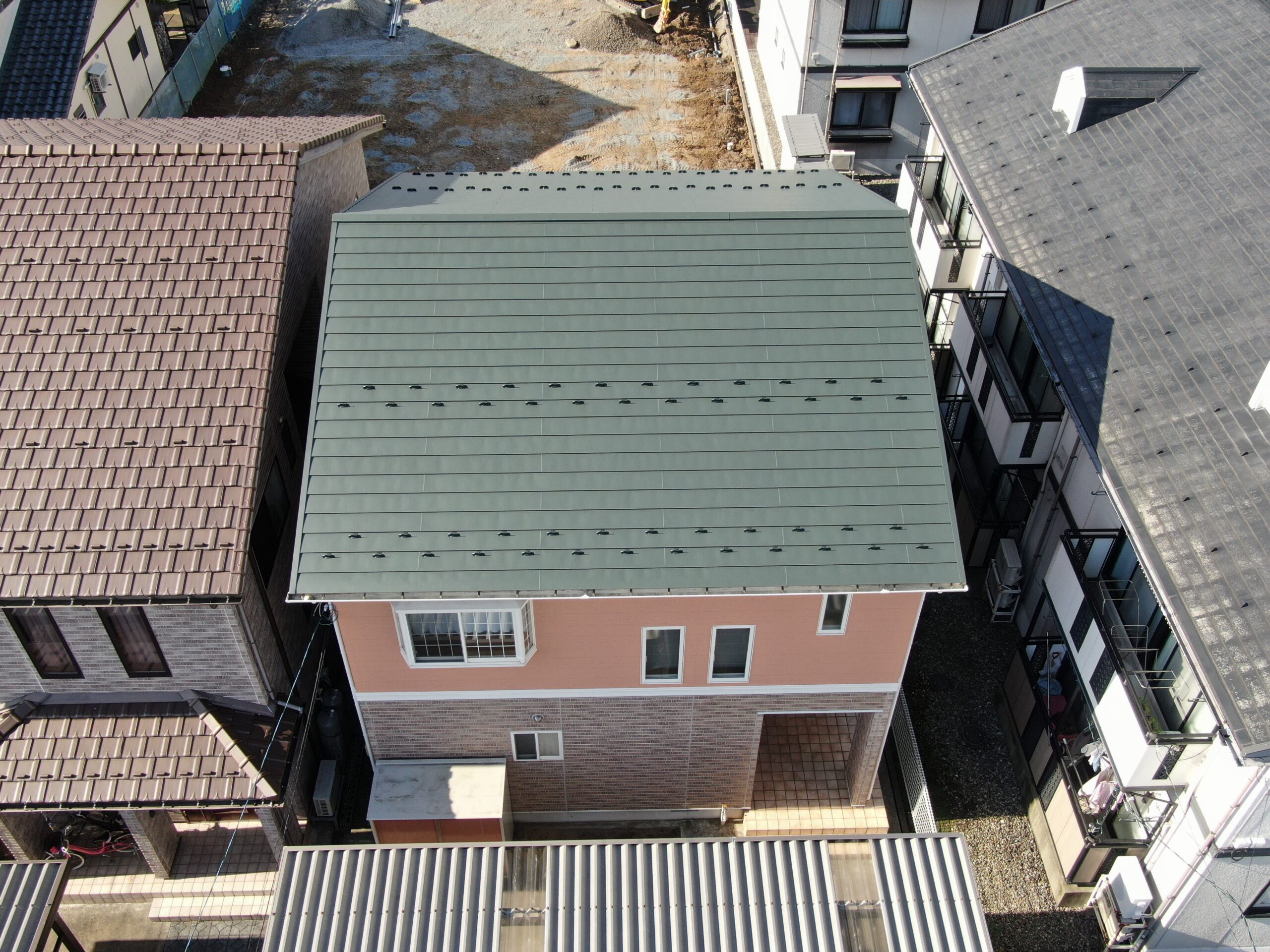 スレート屋根から横暖ルーフαへの屋根カバー工事【福井市・Ｎ様邸】